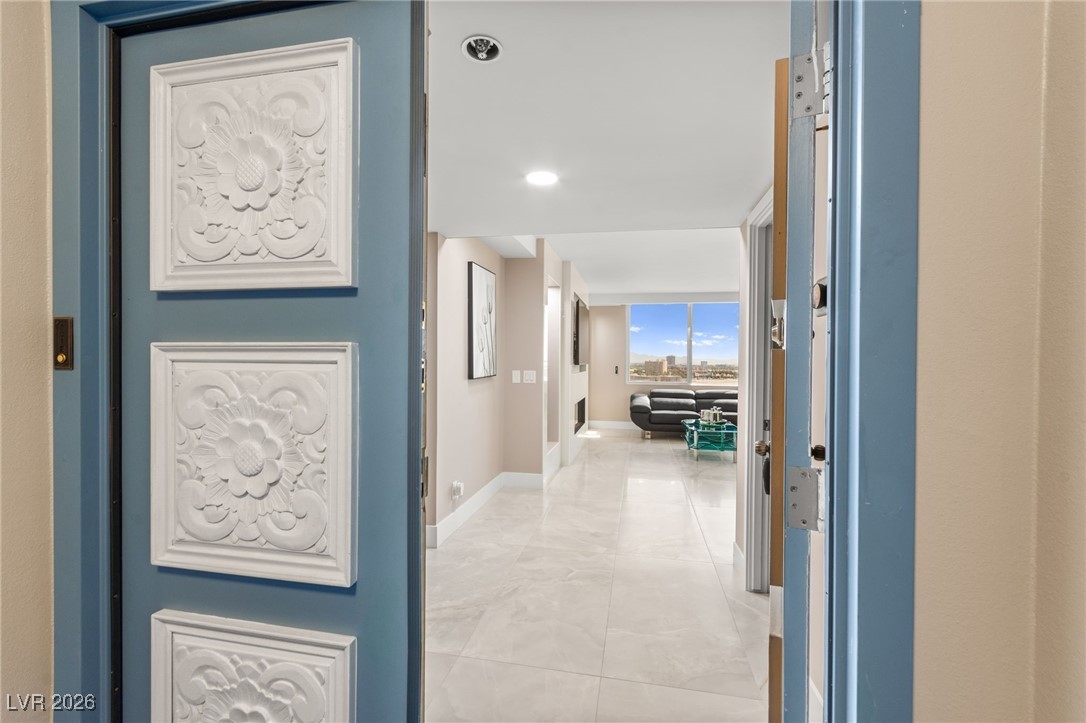 205 East Harmon Avenue 1012