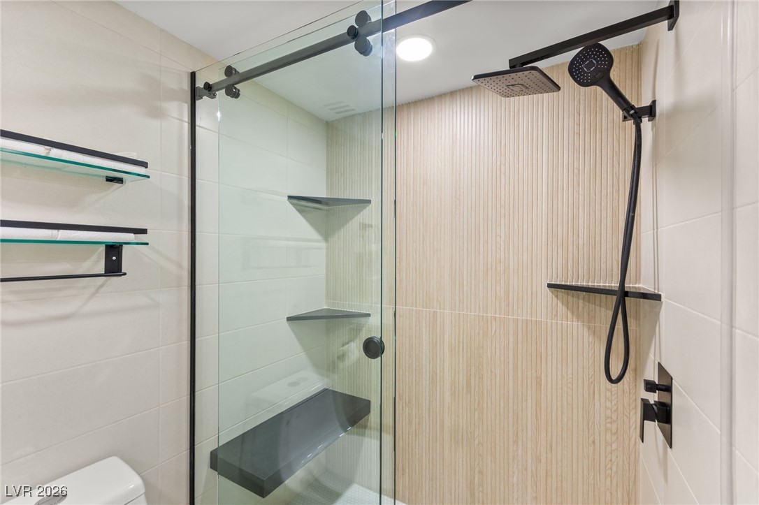 205 East Harmon Avenue 1012