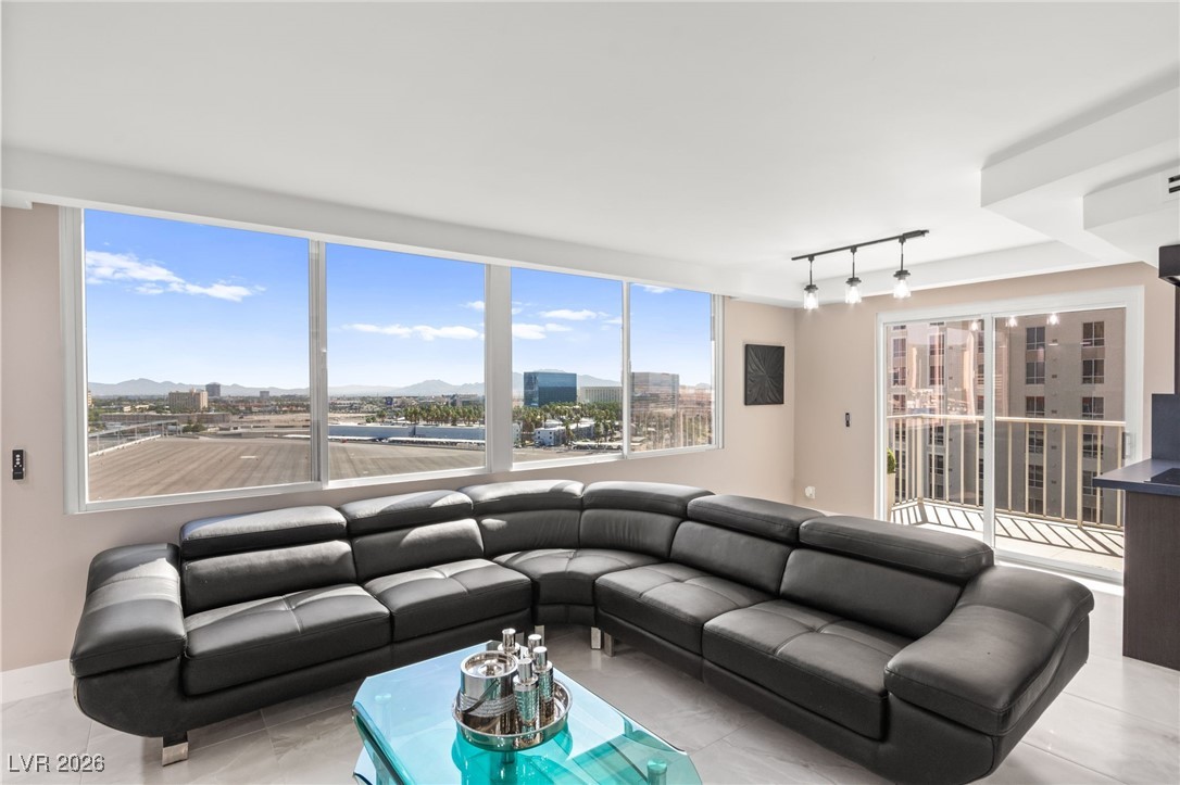 205 East Harmon Avenue 1012