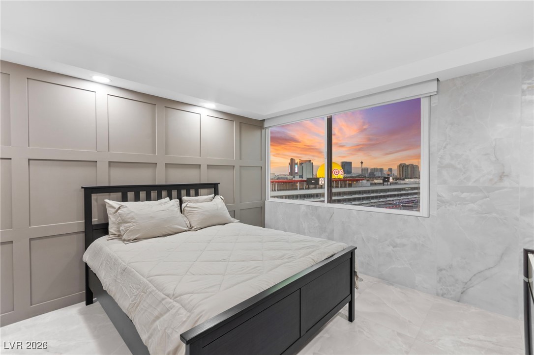 205 East Harmon Avenue 1012