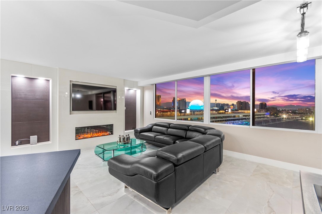 205 East Harmon Avenue 1012