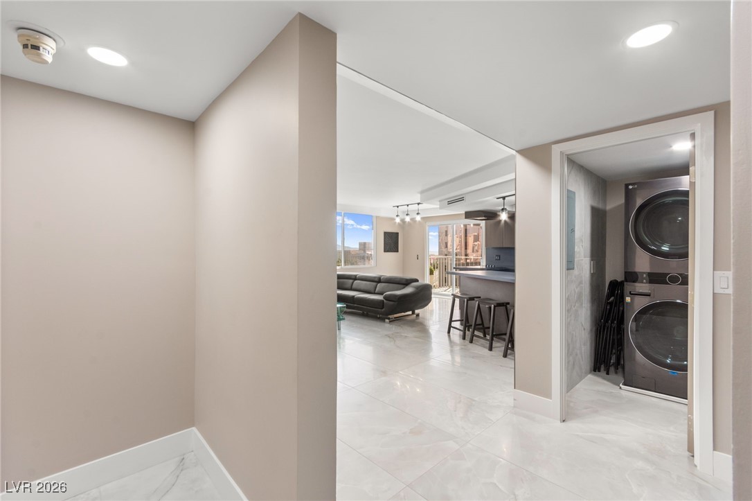 205 East Harmon Avenue 1012