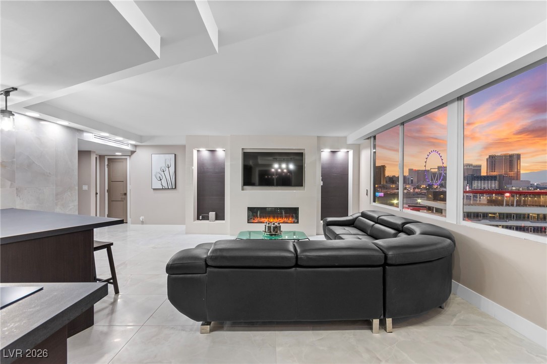 205 East Harmon Avenue 1012