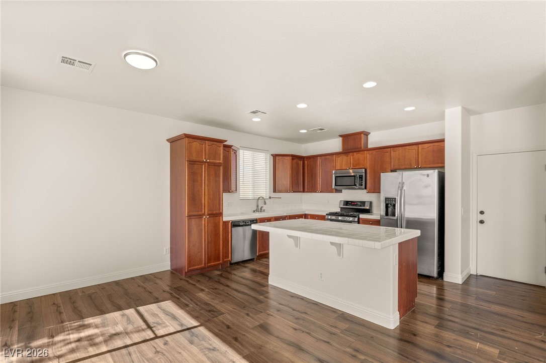 6247 Sugartree Avenue