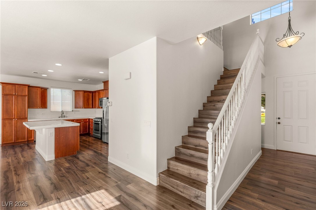 6247 Sugartree Avenue