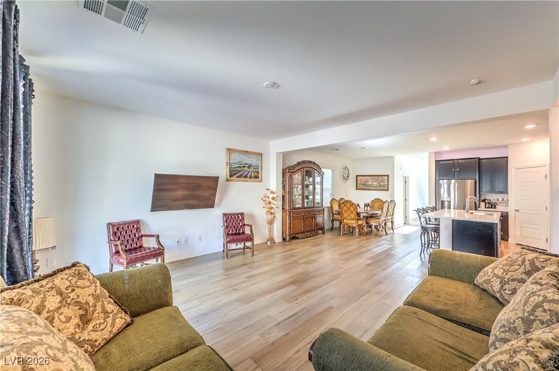 4404 Contour Bend Avenue