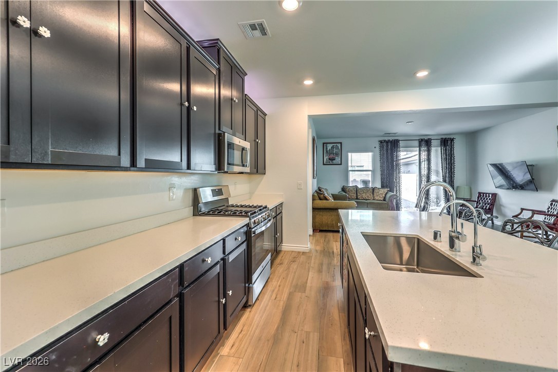 4404 Contour Bend Avenue