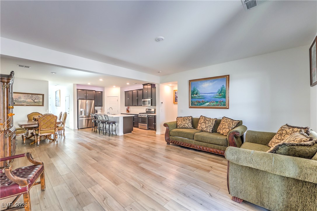 4404 Contour Bend Avenue