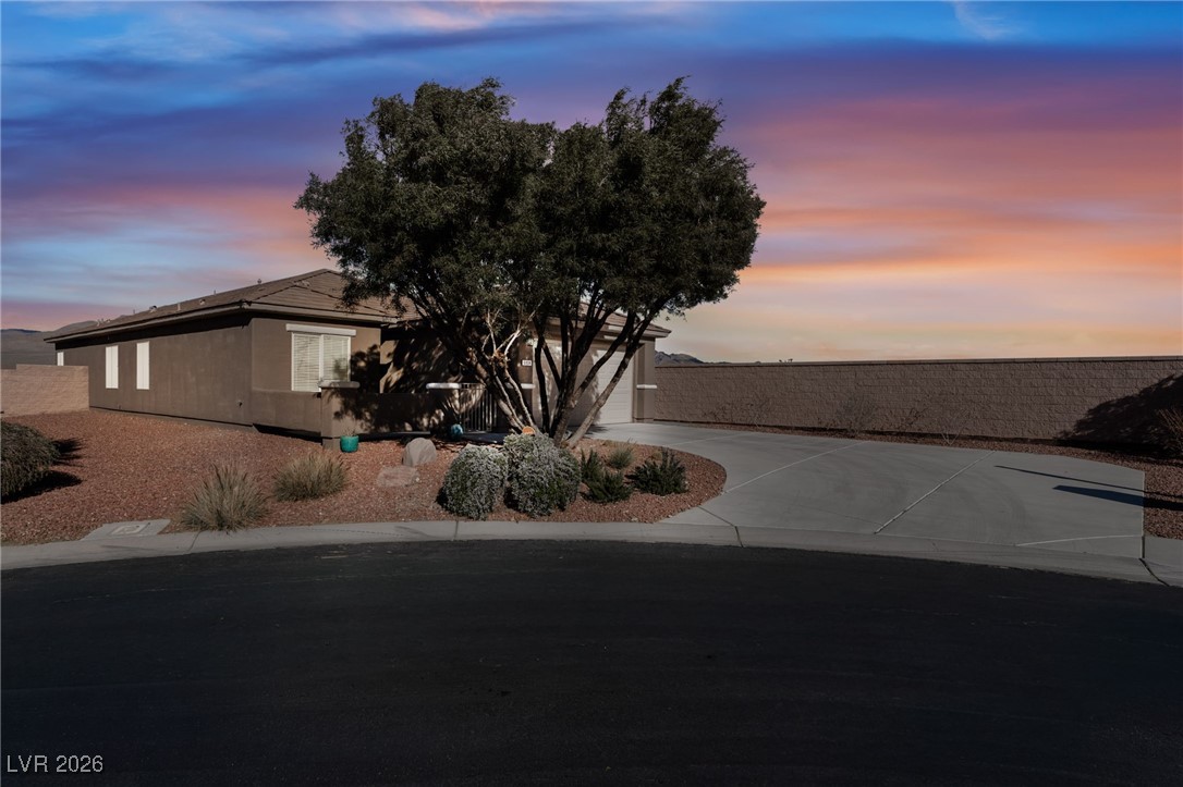 6804 Woodland Vase Court