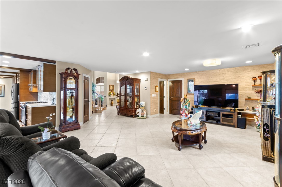 8832 Arabian Filly Avenue