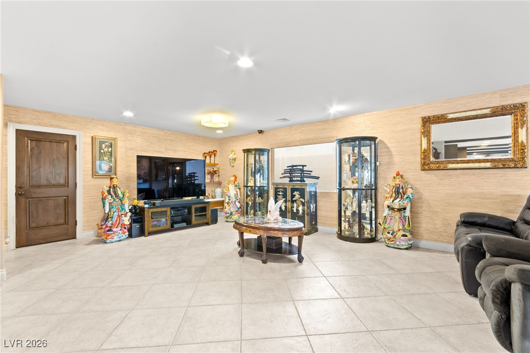 8832 Arabian Filly Avenue