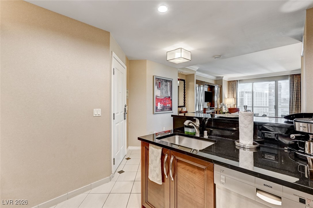 135 East Harmon Avenue 2721