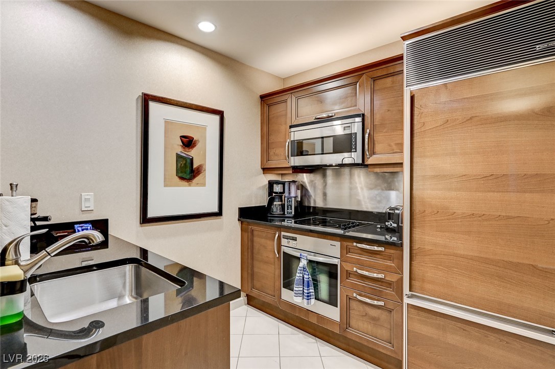 135 East Harmon Avenue 2721