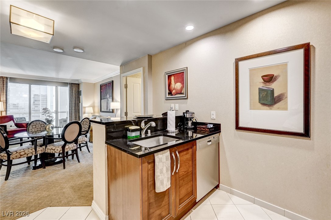 135 East Harmon Avenue 2721