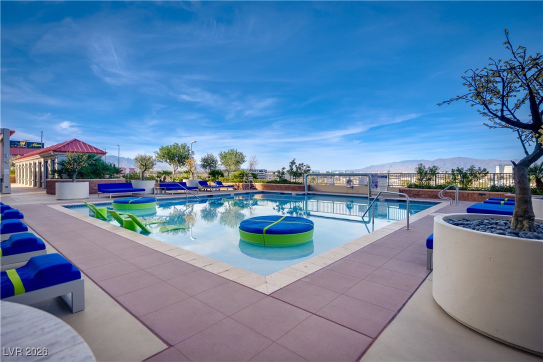 200 West Sahara Avenue 2204