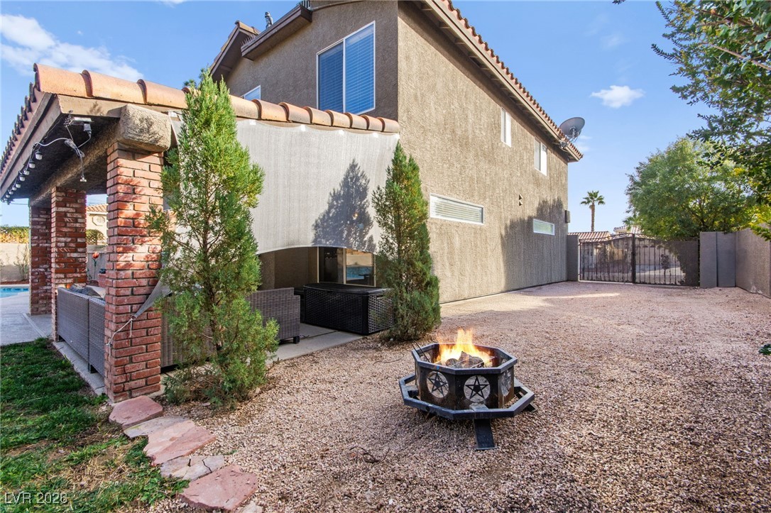 2570 Hummingbird Hill Avenue