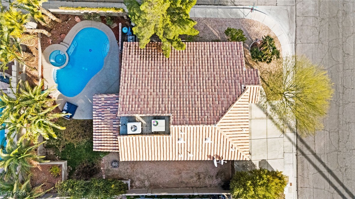 2570 Hummingbird Hill Avenue