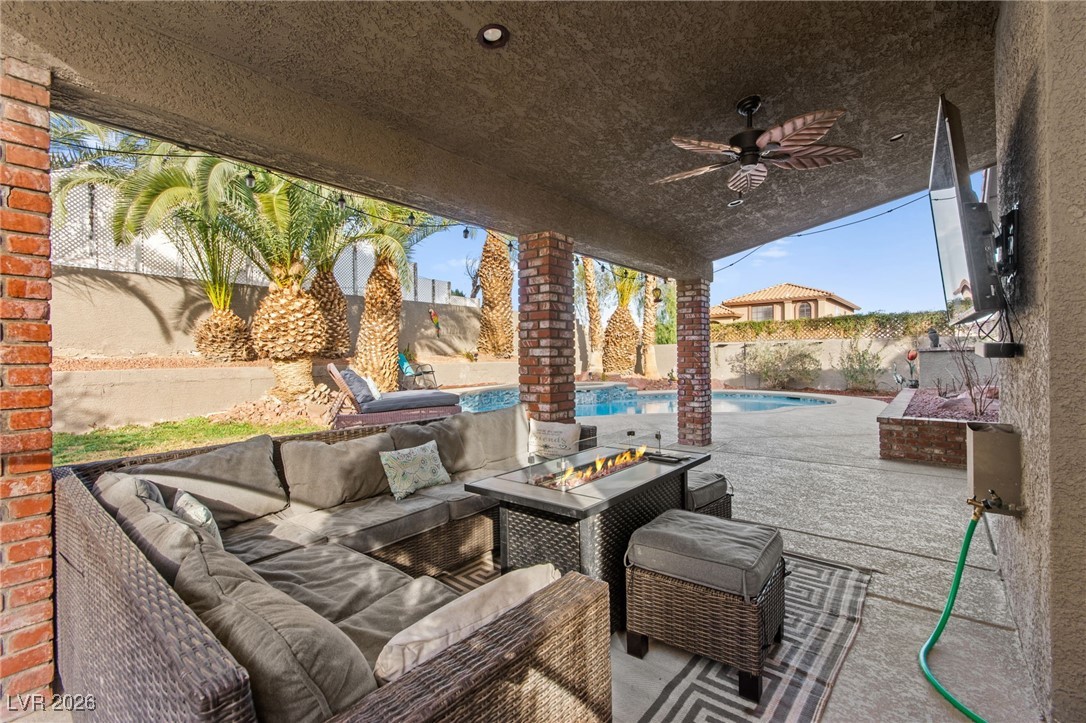 2570 Hummingbird Hill Avenue