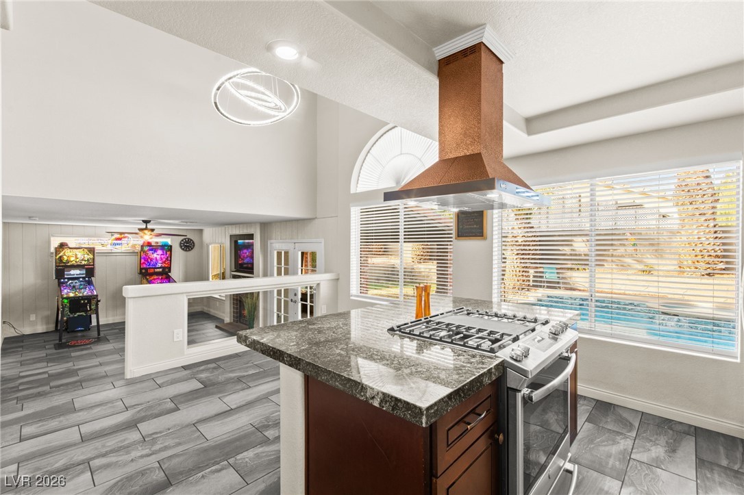 2570 Hummingbird Hill Avenue