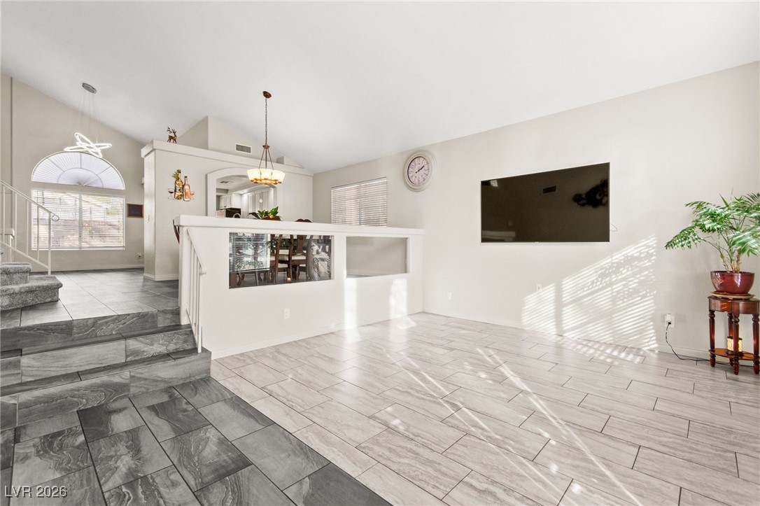 2570 Hummingbird Hill Avenue