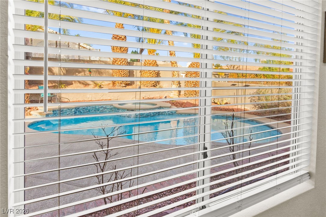 2570 Hummingbird Hill Avenue