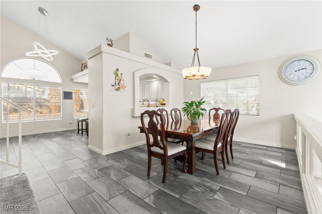 2570 Hummingbird Hill Avenue