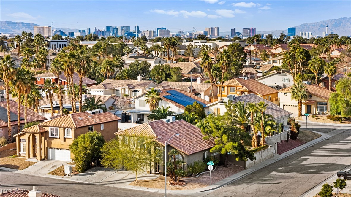 2570 Hummingbird Hill Avenue