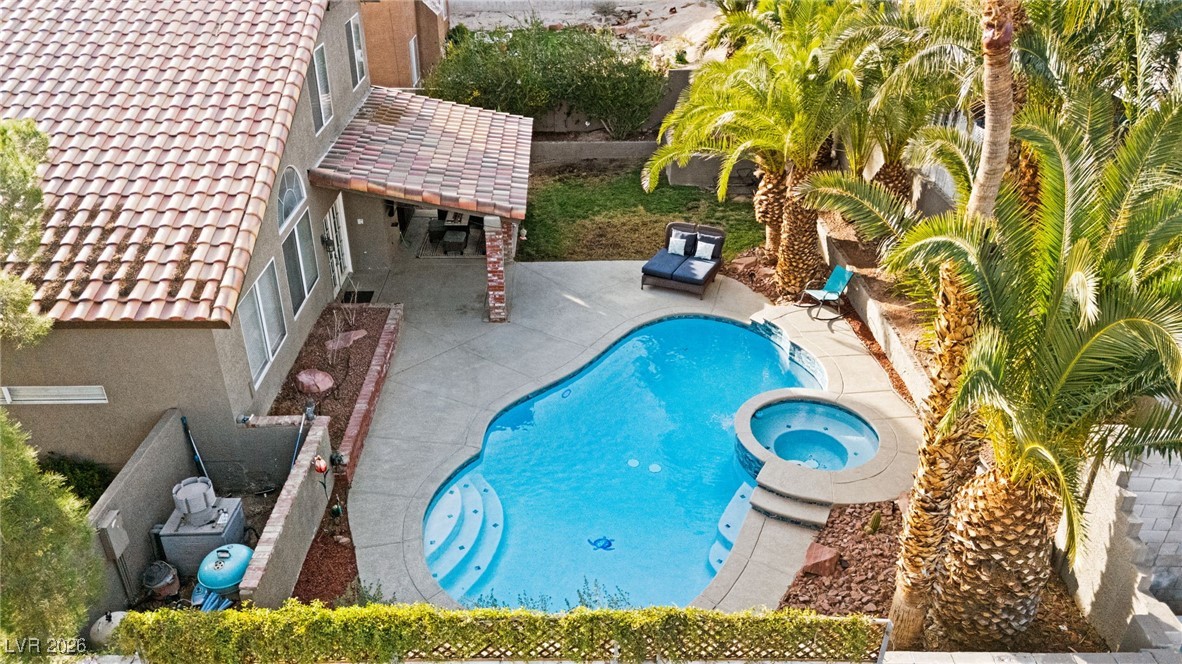 2570 Hummingbird Hill Avenue