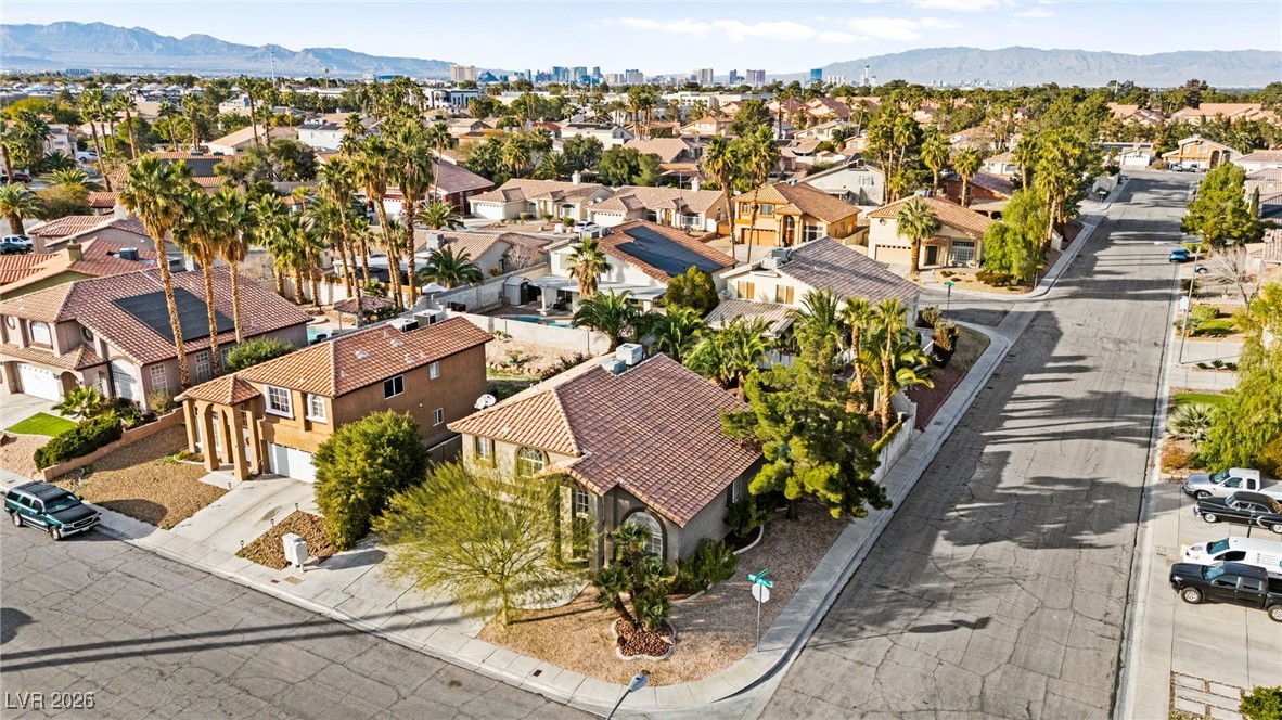 2570 Hummingbird Hill Avenue