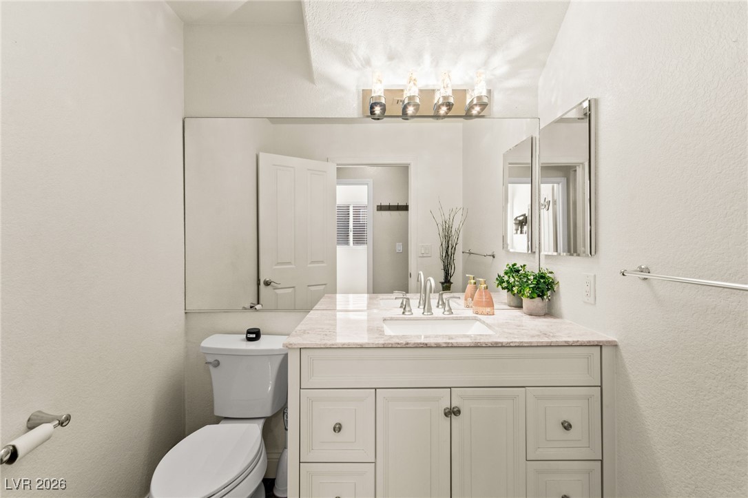 2570 Hummingbird Hill Avenue