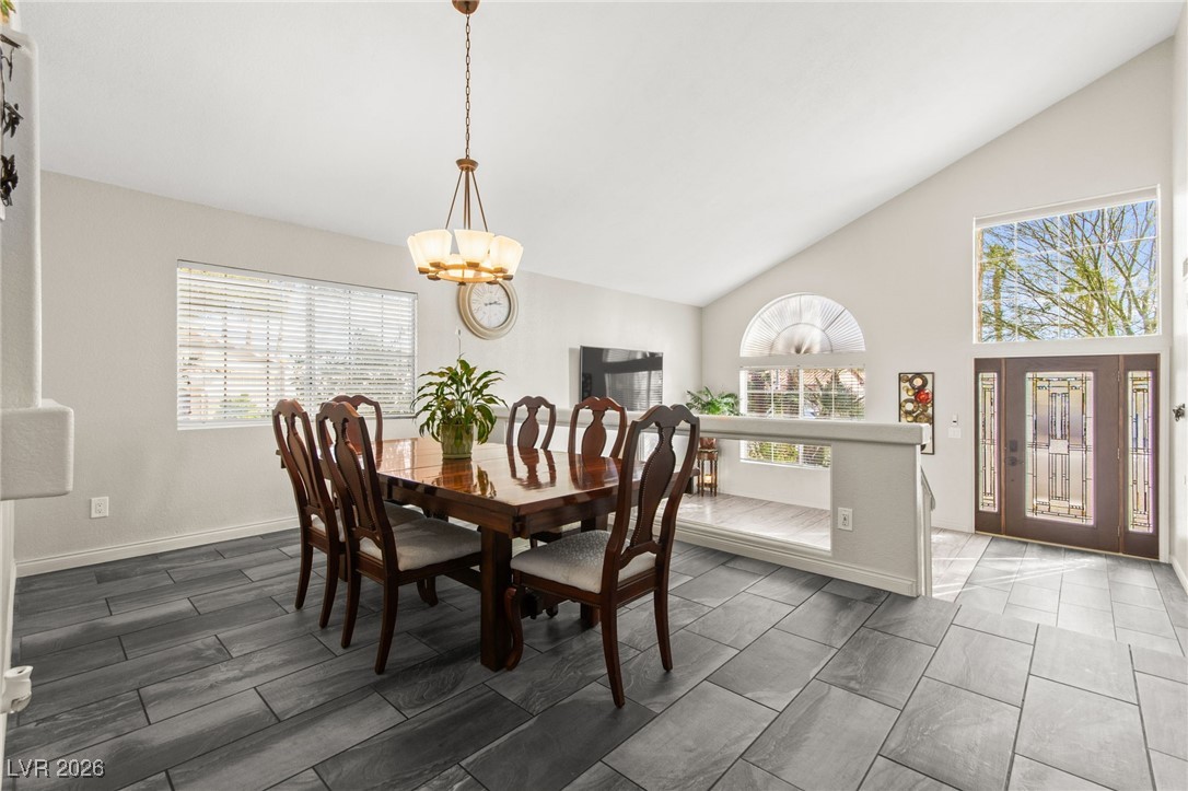 2570 Hummingbird Hill Avenue