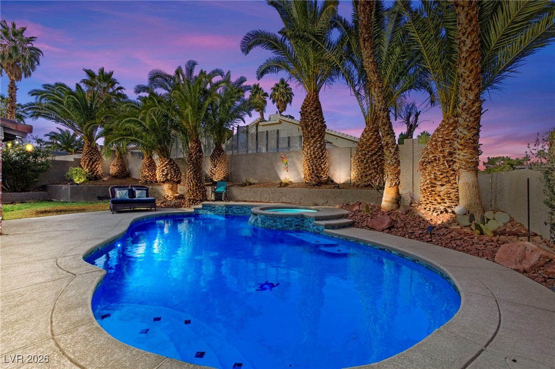 2570 Hummingbird Hill Avenue