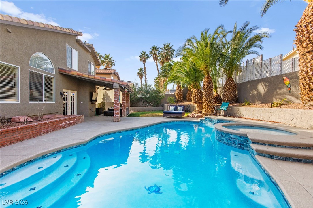 2570 Hummingbird Hill Avenue