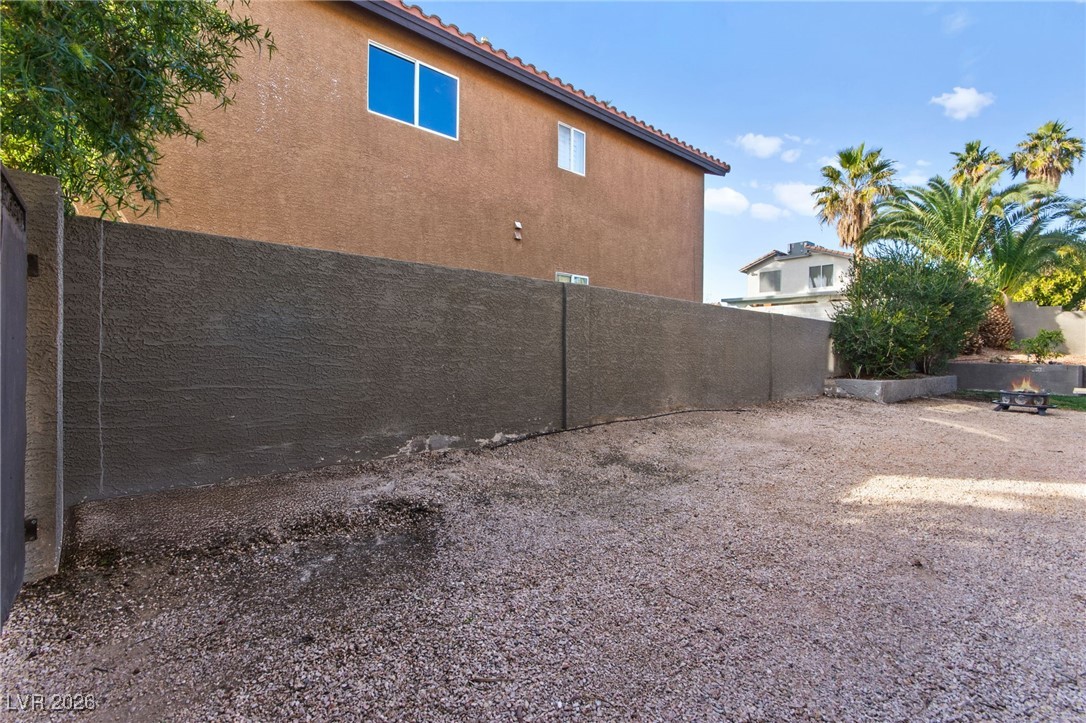 2570 Hummingbird Hill Avenue