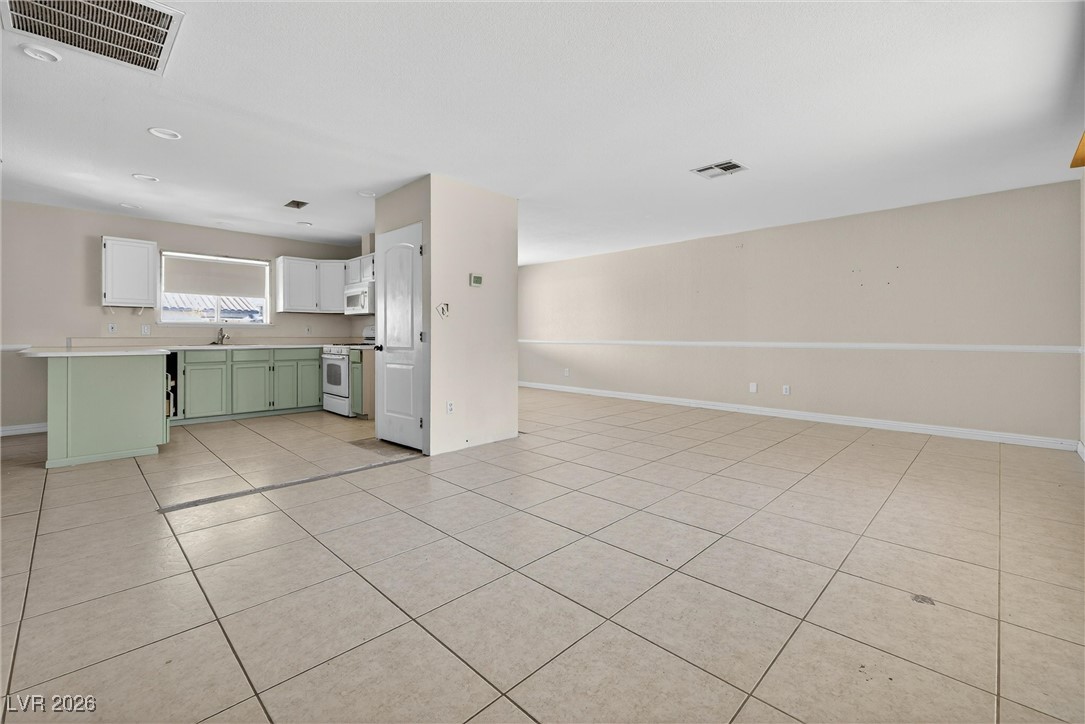 713 Strawberry Place