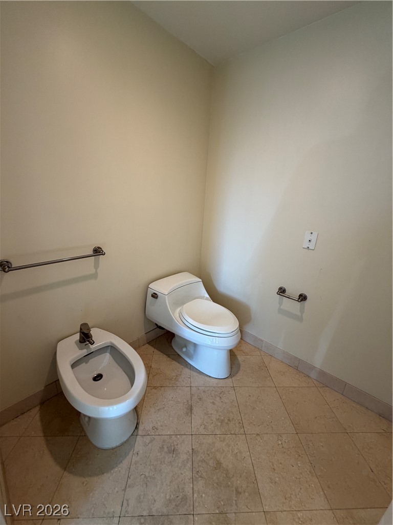 2777 Paradise Road 904