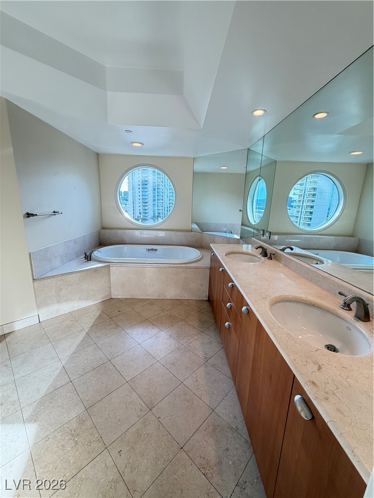 2777 Paradise Road 904