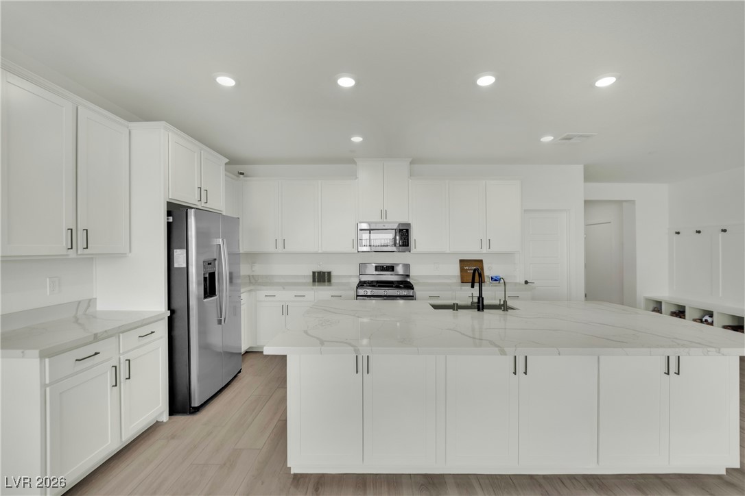 6094 Amelia Pointe Street