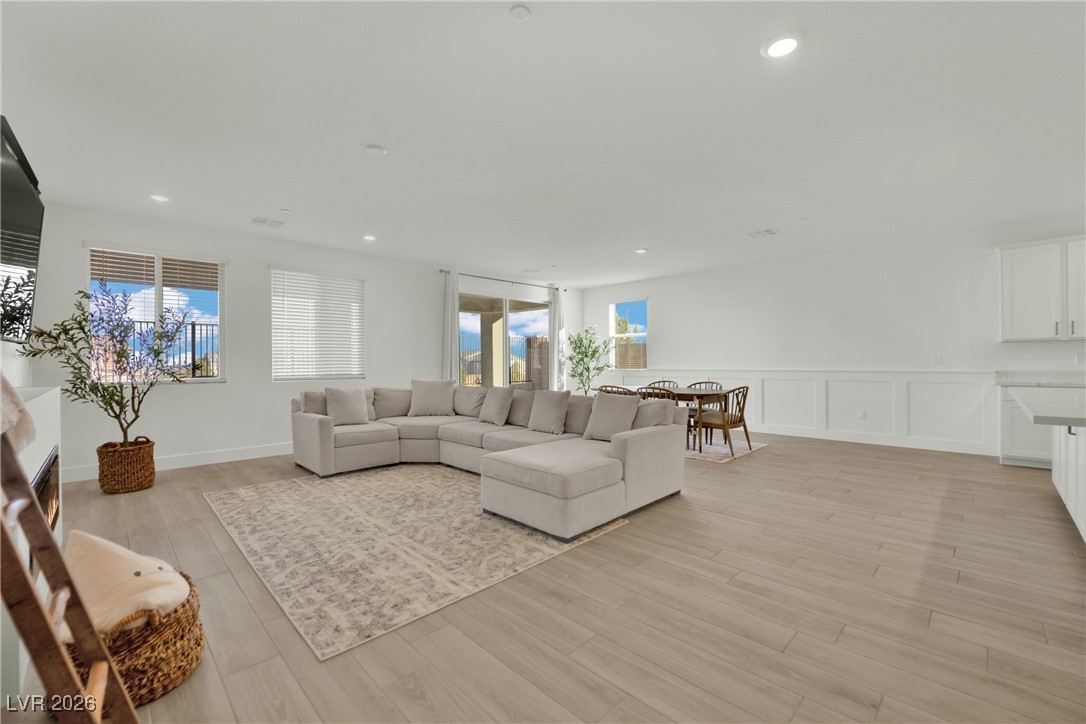 6094 Amelia Pointe Street