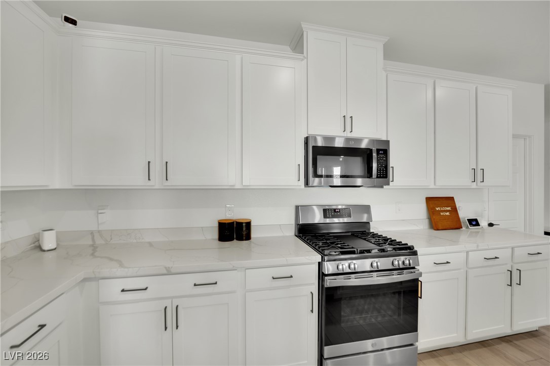 6094 Amelia Pointe Street