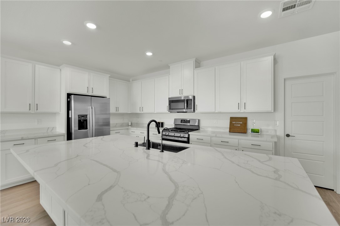 6094 Amelia Pointe Street