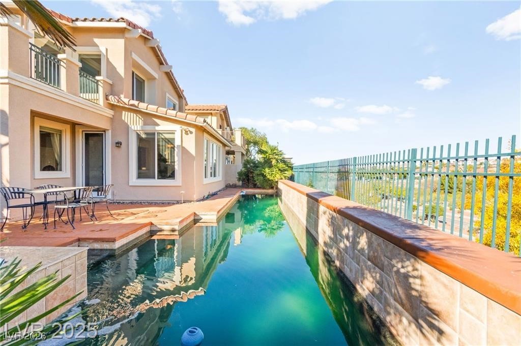 2900 Carmelo Drive