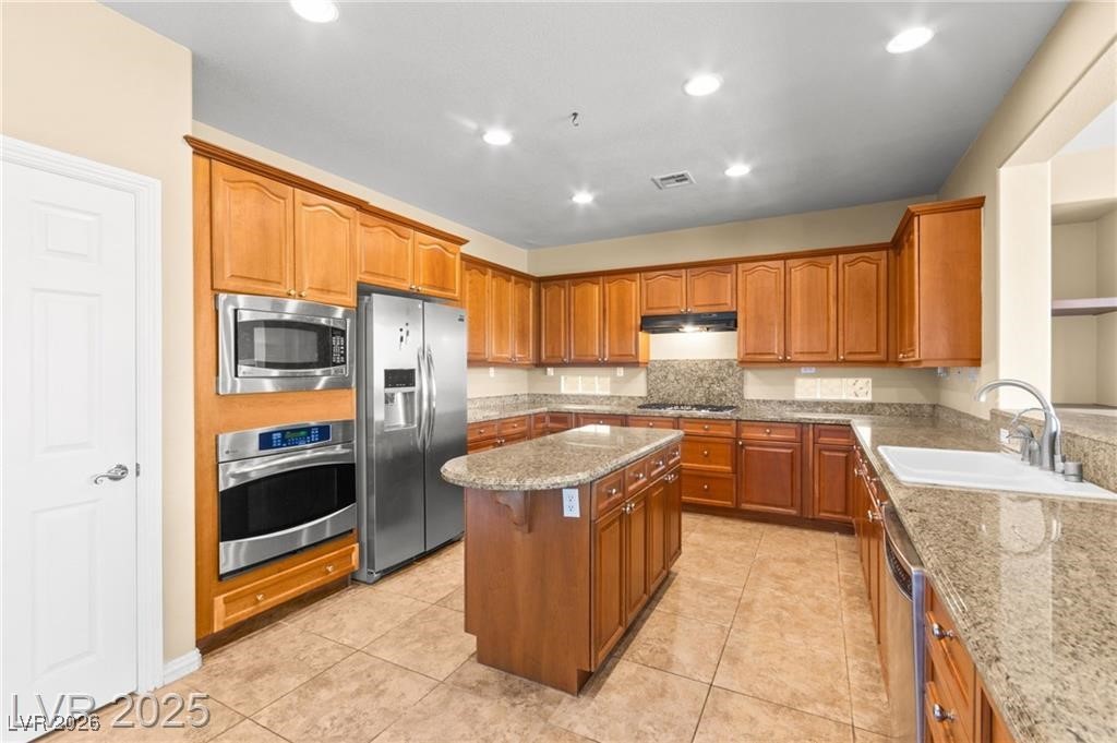 2900 Carmelo Drive