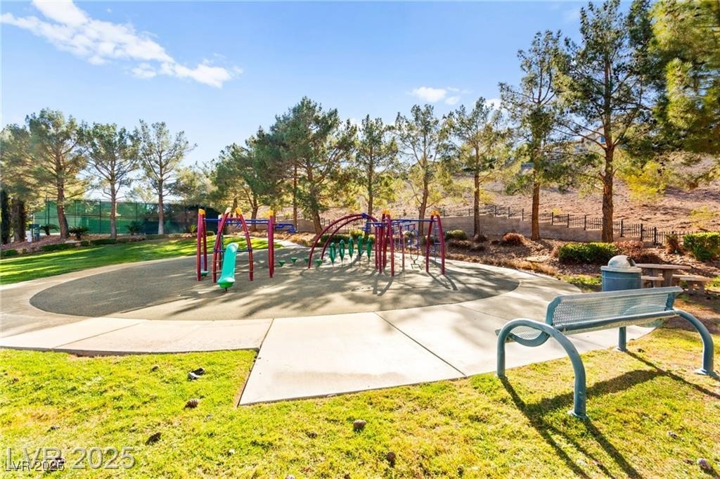 2900 Carmelo Drive