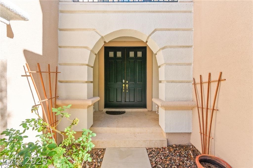 2900 Carmelo Drive