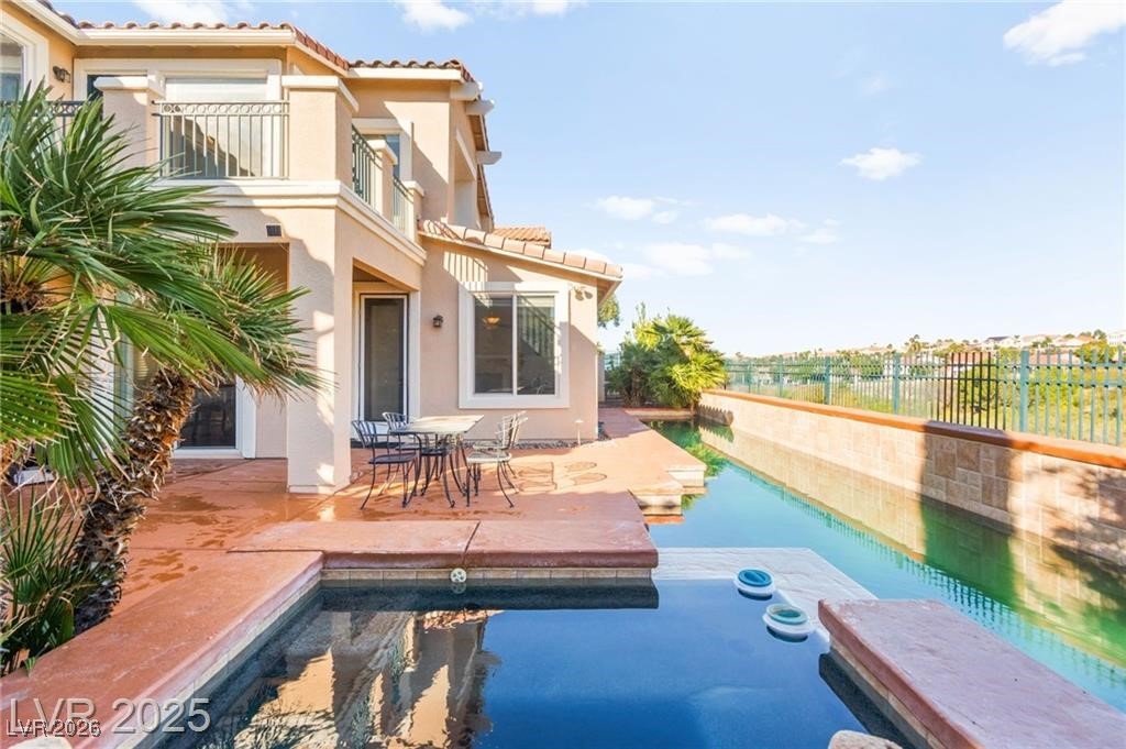 2900 Carmelo Drive