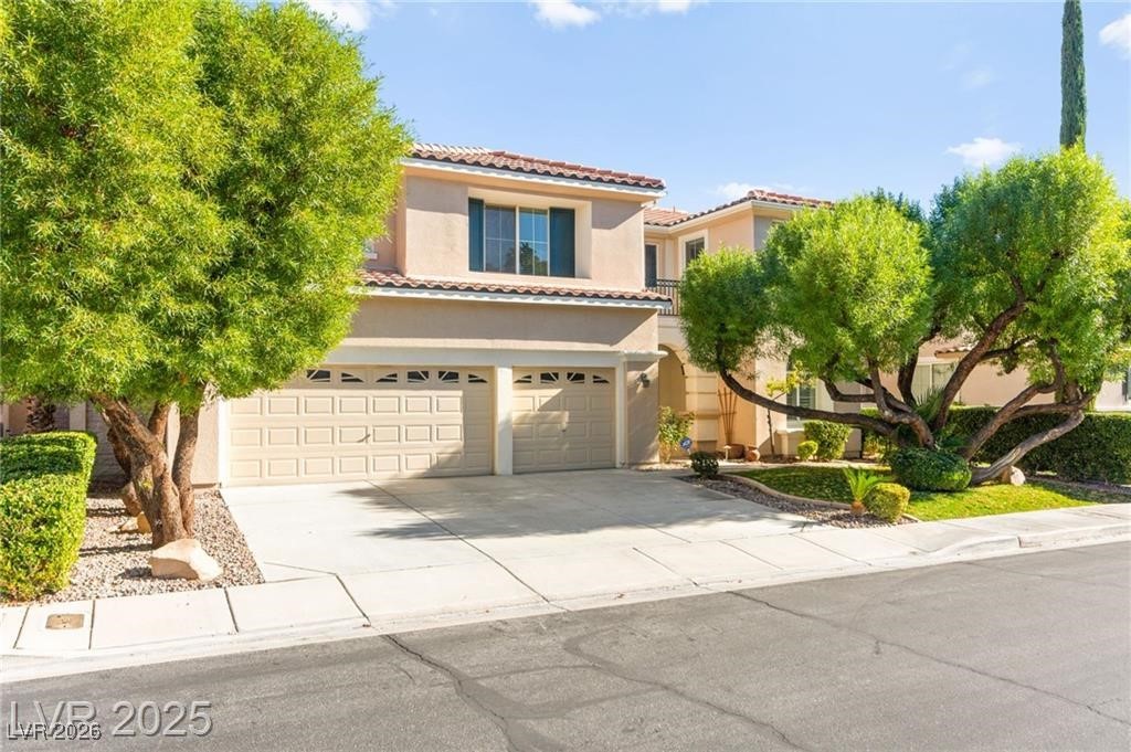 2900 Carmelo Drive
