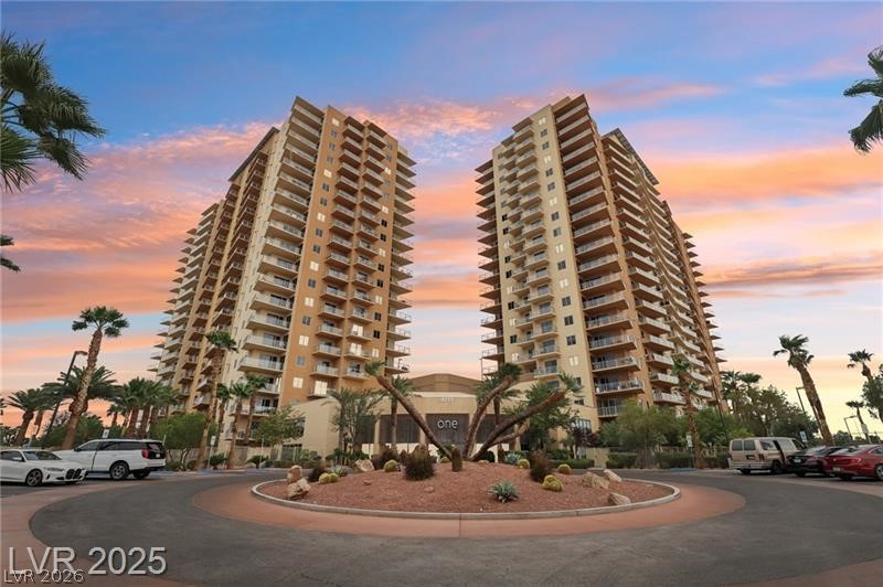 8255 Las Vegas Boulevard 619