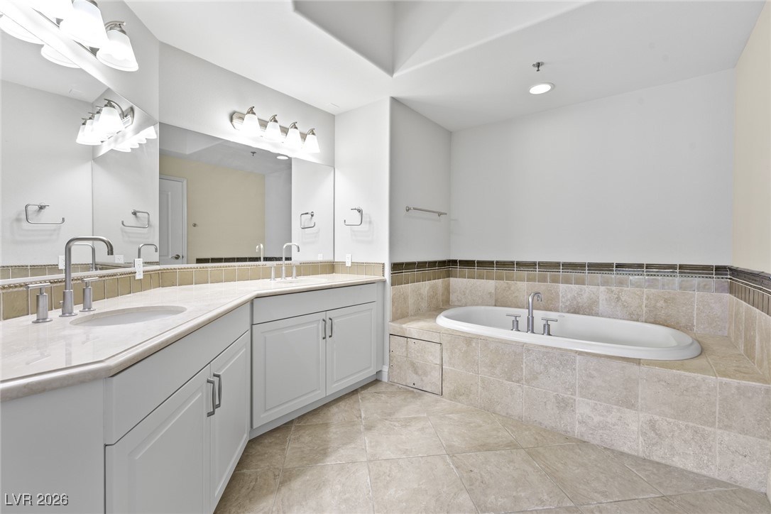 8255 Las Vegas Boulevard 619