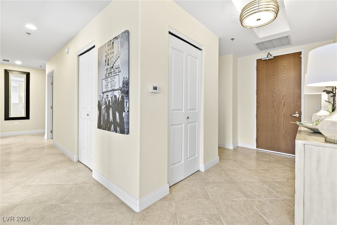 8255 Las Vegas Boulevard 619